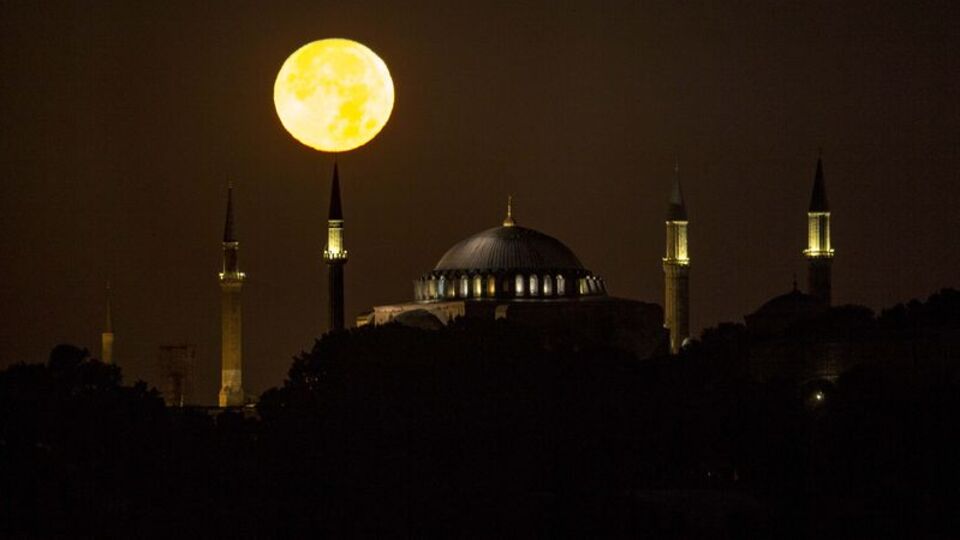 Dolunayı beklediler!