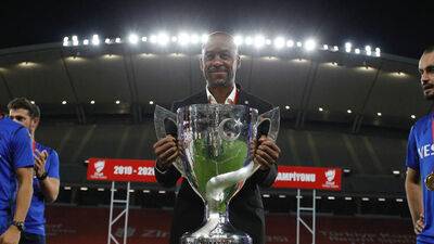 Chelsea'den Eddie Newton'a tebrik