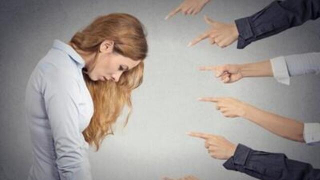 Kişide sosyal fobiye yol açan etkenler