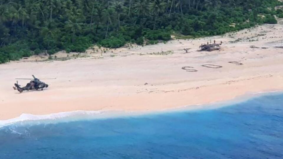 Issız adadan kumsala yazdıkları mesajla kurtuldular!