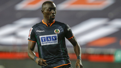 Devler karşı karşıya