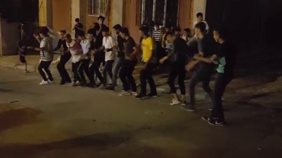 Asker uğurlamasında akılalmaz görüntüler!