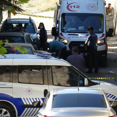 Boşanma aşamasındaki eşine kurşun yağdırdı!