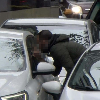 Cam silme bahanesiyle gasp girişim!