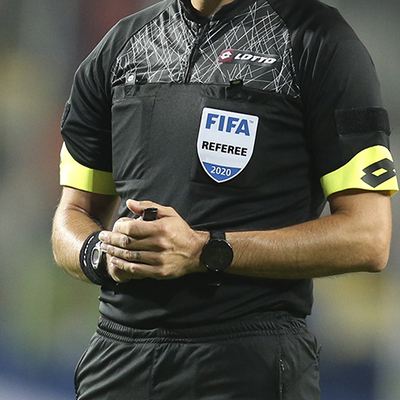 Kasıtlı öksüren futbolcuya kırmızı kart