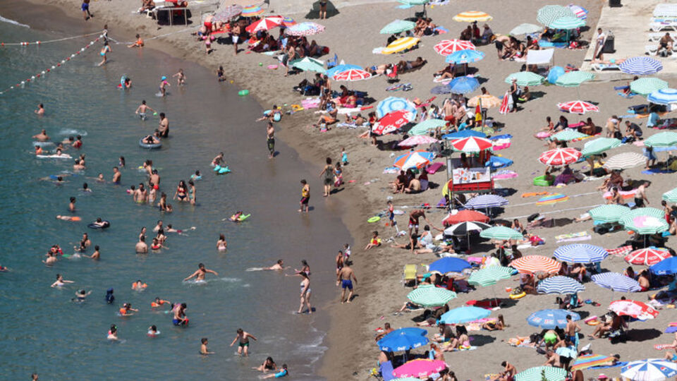 Türkiye güneşli, 3 ilde sağanak var!