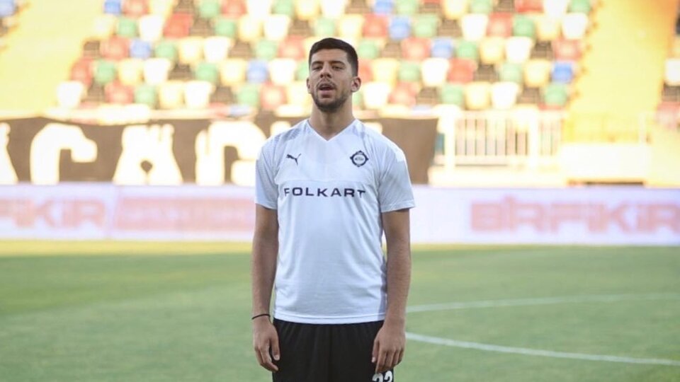 Cenk Özkacar kimdir?