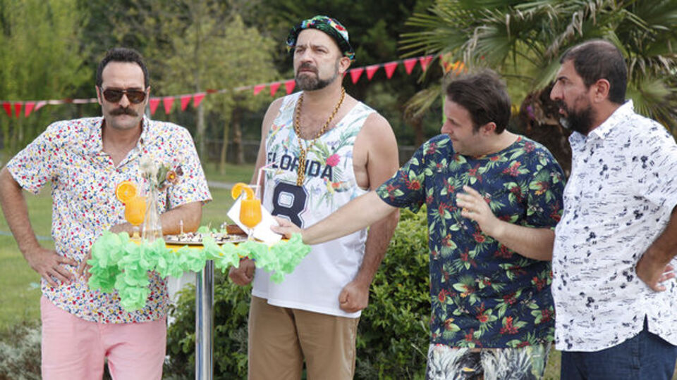 Çakallarla Dans filmi konusu ve oyuncuları