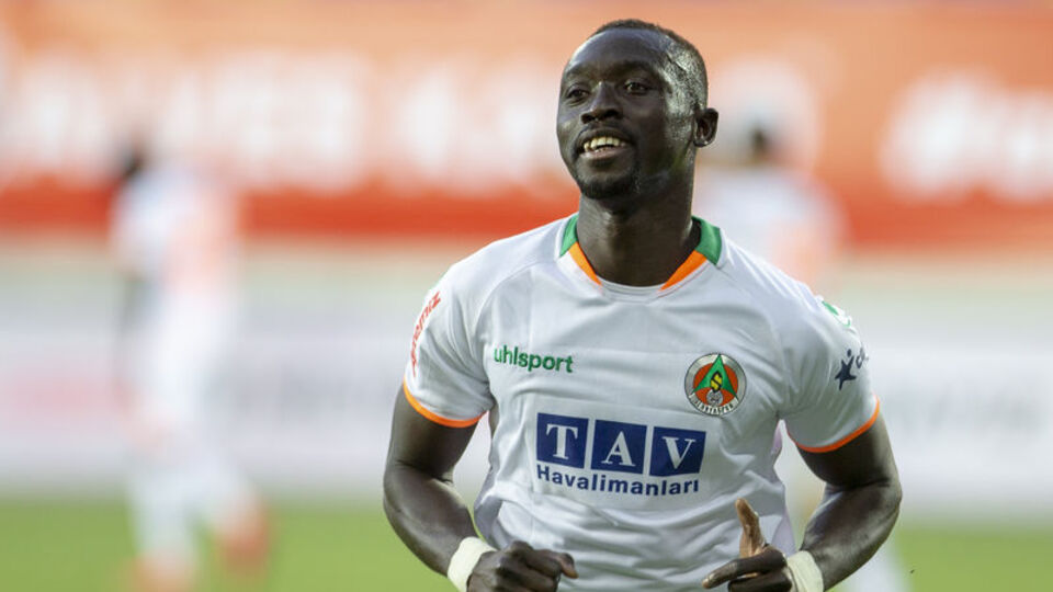 Cisse adım adım Kartal'a
