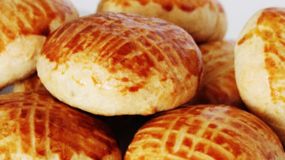 Leziz pastane poğaçası için pratik tarif