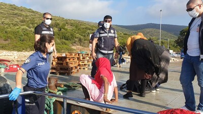 İzmir'de 41 düzensiz göçmen yakalandı