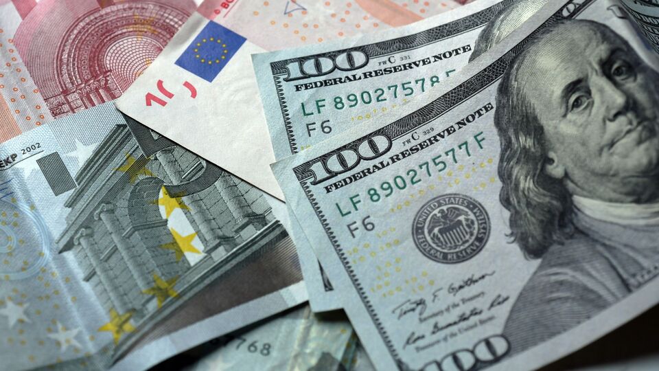 Dolarda dalgalı seyir