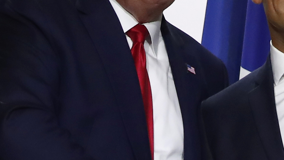 Trump ve Macron Lübnan'a yardımı görüştü!