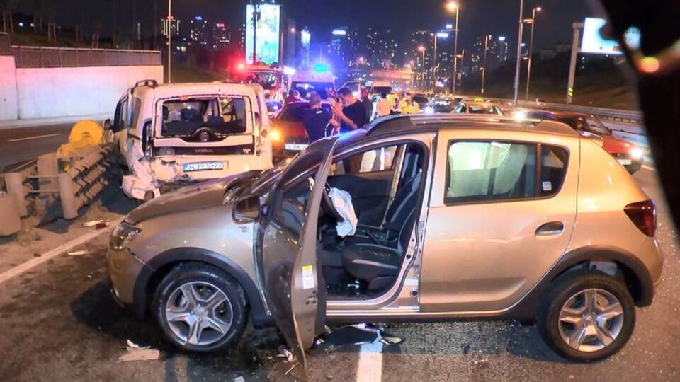 Sapağı kaçıran sürücü kazaya neden oldu: 3 yaralı