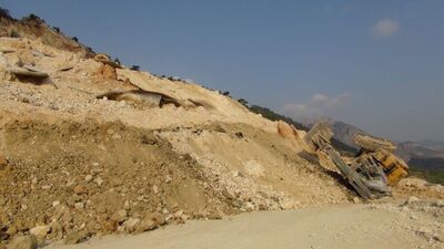 Mersin'de heyelan! İç Anadolu yolu kapandı!
