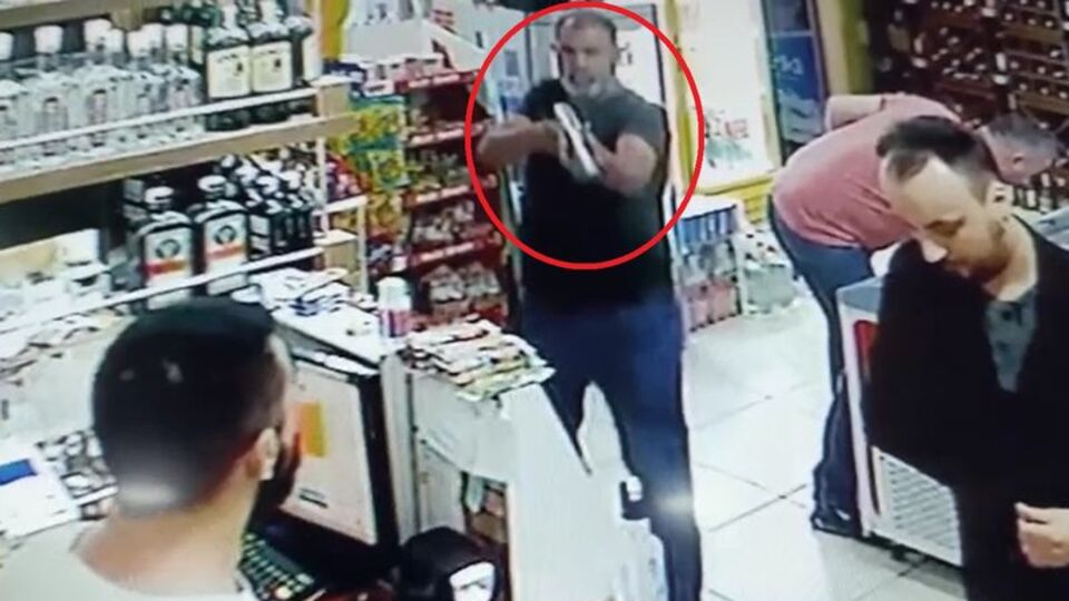 Kızıyla ilişkisini öğrendiği çalışan yerine patronu öldürmüş