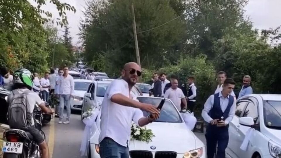 İstanbul'da silahlı düğün konvoyunun magandaları yakalandı