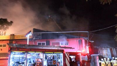 Kartal'da geri dönüşüm deposunda yangın!