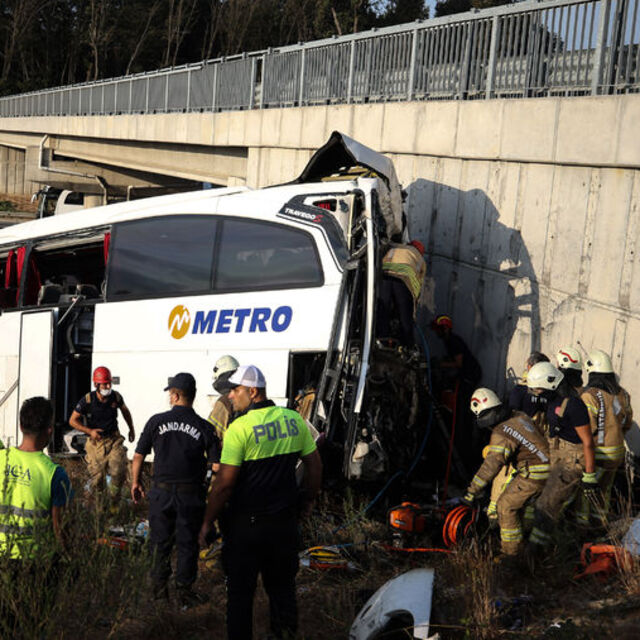 İstanbul'da otobüs kazası! Ölü ve yaralılar var
