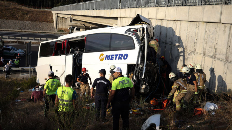 İstanbul'da otobüs kazası! Ölü ve yaralılar var