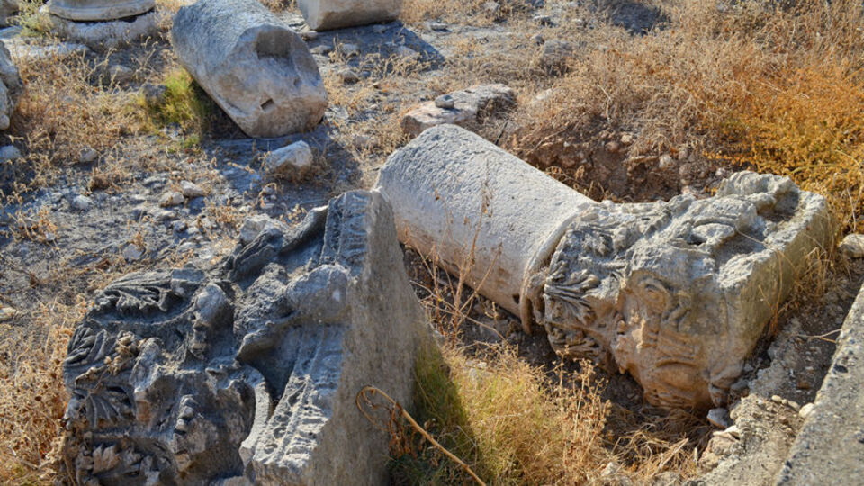 Aratos'un mezarı gün yüzüne çıkıyor...