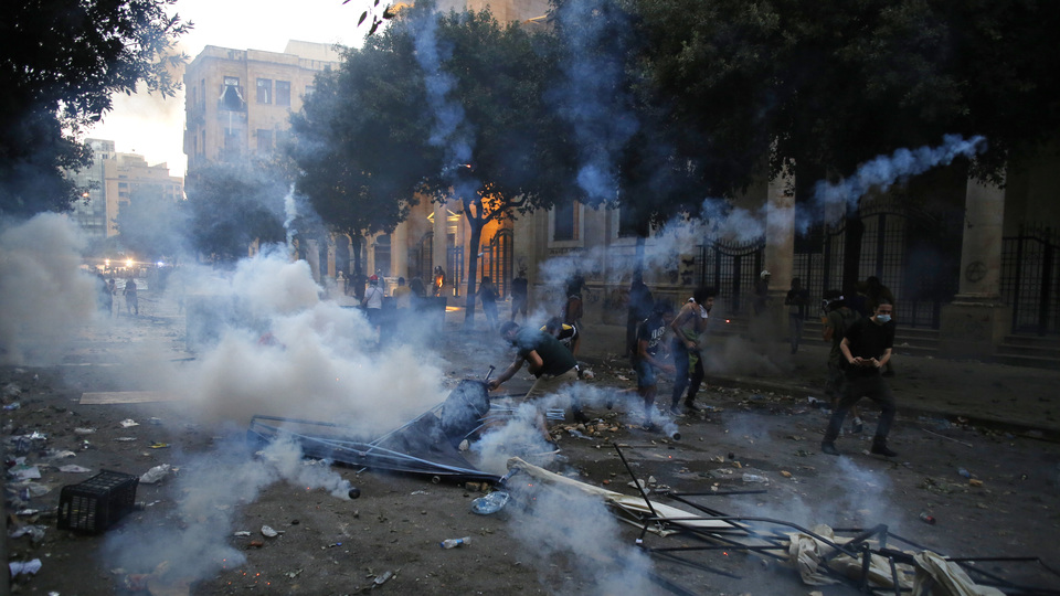 Lübnan hükümeti istifa etti!