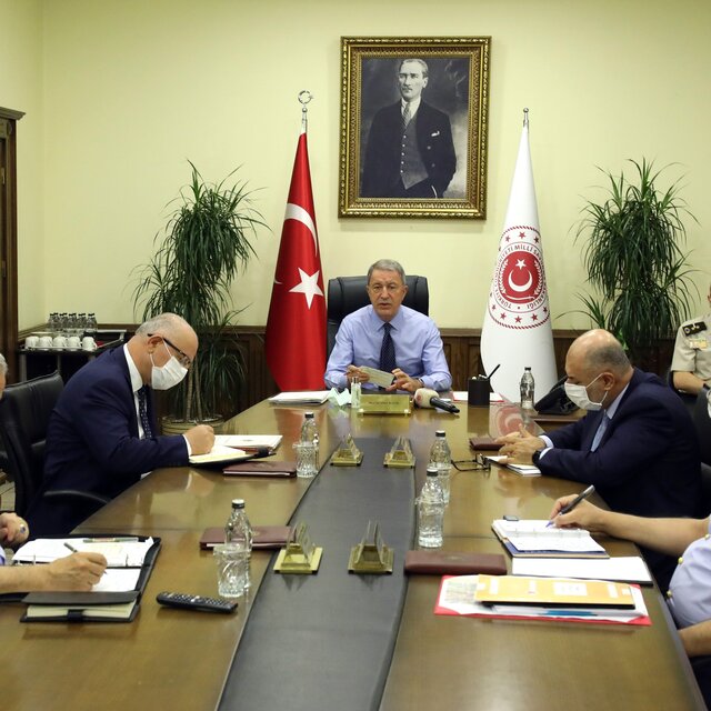 Bakan Akar'dan Doğu Akdeniz mesajı!