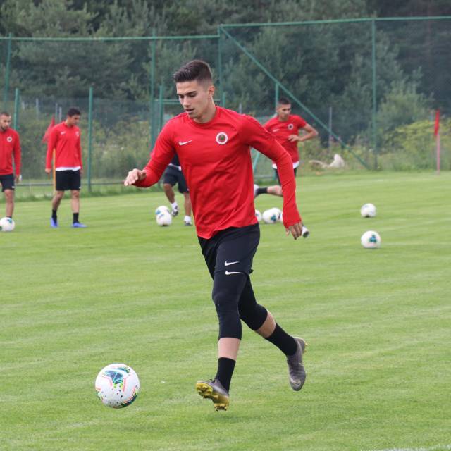 Fransa'ya bir genç daha!