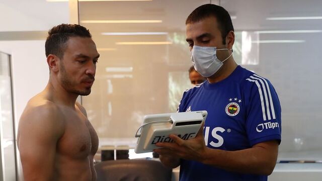 Fenerbahçeli futbolcular testten geçti