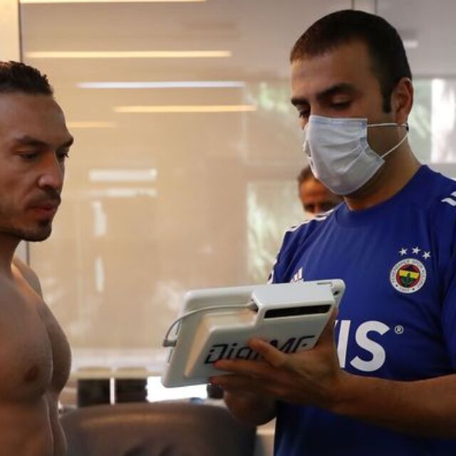 Fenerbahçeli futbolcular testten geçti