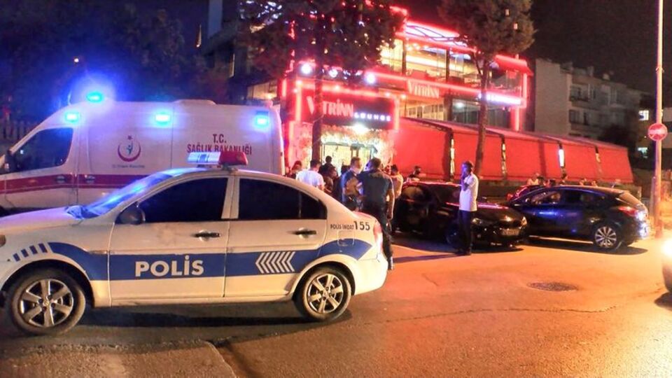 Kafeye silahlı baskın: 3 yaralı