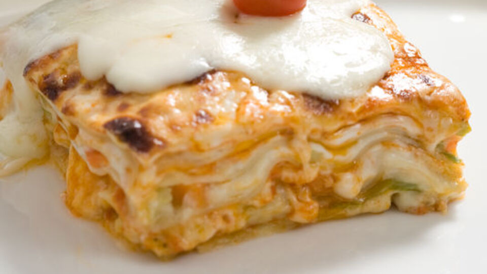 Orijinal lazanya nasıl yapılır?