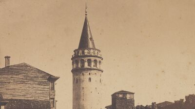 Yüzyıllardır kime âşık?