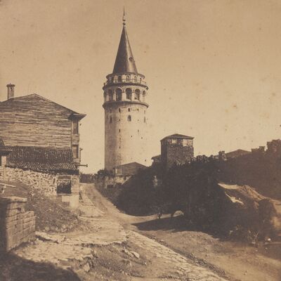 Yüzyıllardır kime âşık?