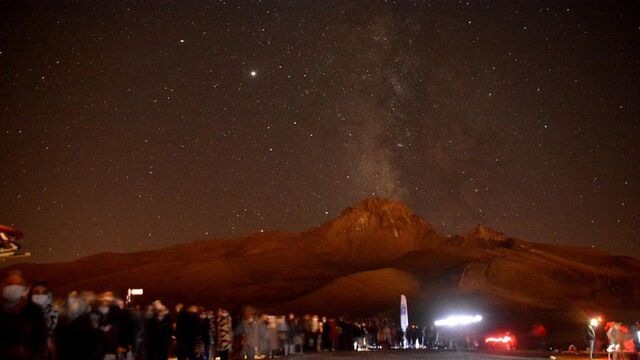 Meteor yağmurunu 2 bin 650 metrede izlediler