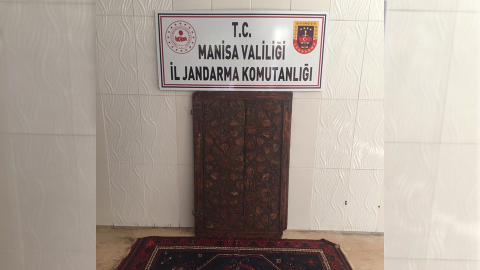 Emlakçı dükkanında tarihi eser operasyonu