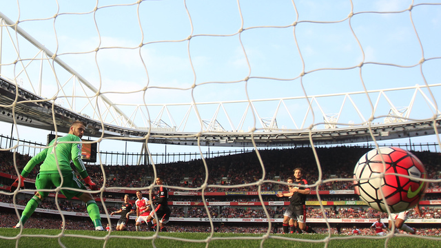 Futbola para yağdı