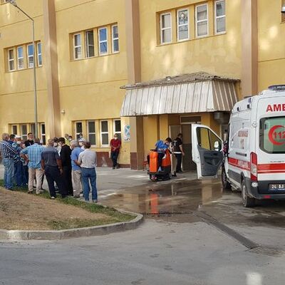 Husumetlisini evinin önünde vurdu