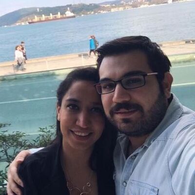 Düğün davetiyesi dağıtıyorlardı! Kahreden olay!