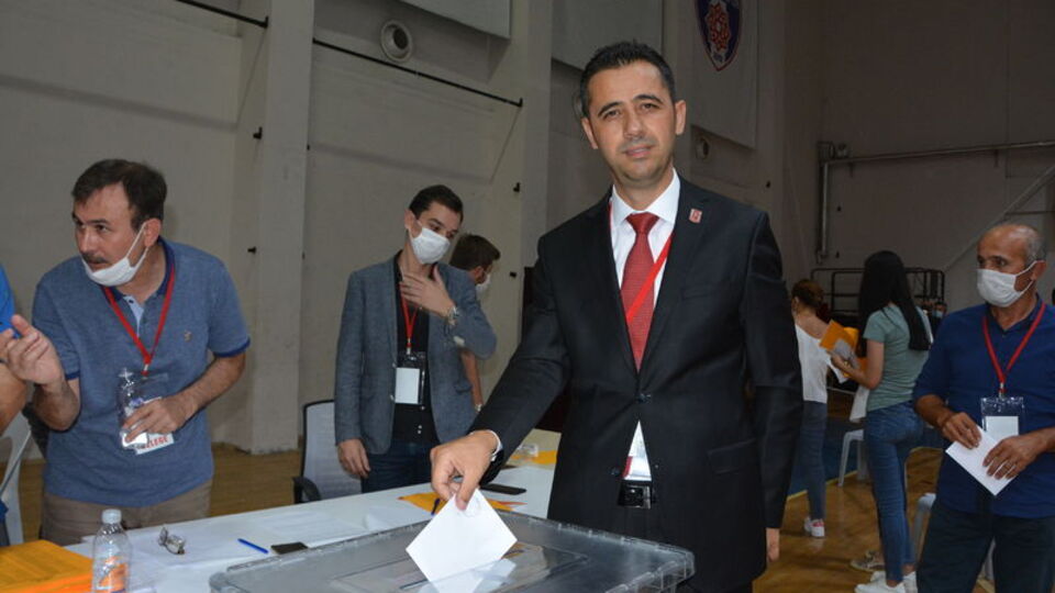 Balıkesirspor'un yeni başkanı Ümit Arslan oldu