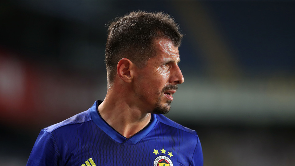 Emre Belözoğlu futbola veda etti