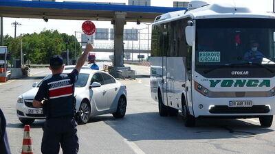 Ev karantinası vardı! Otobüsten çıktı!