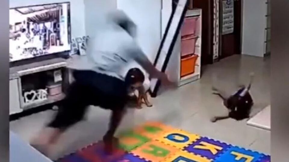 Çinli 'süper baba' kızını ölümden böyle kurtardı