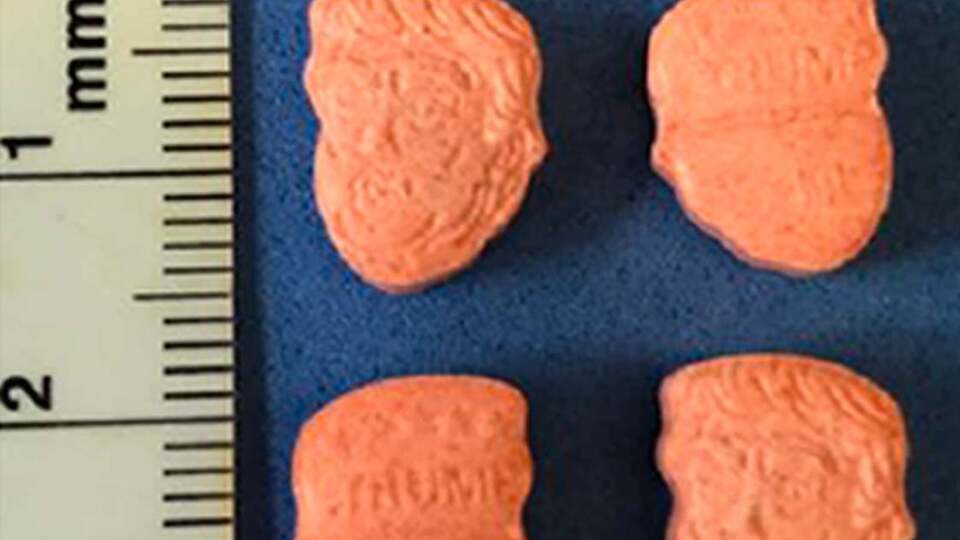 İngiltere'de Trump şeklinde uyuşturucu hap ele geçirildi