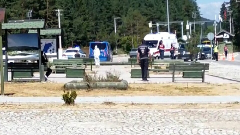 Karantinadan kaçıp Abant'a gittiler!