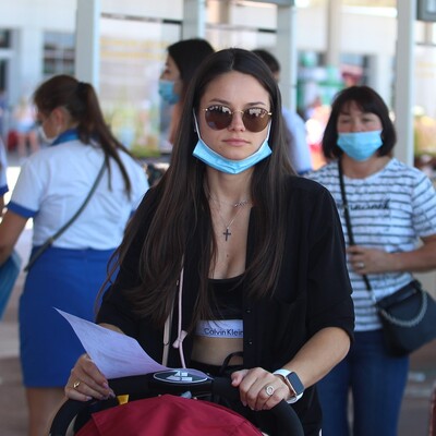 Antalya'ya gökten Rus yağdı