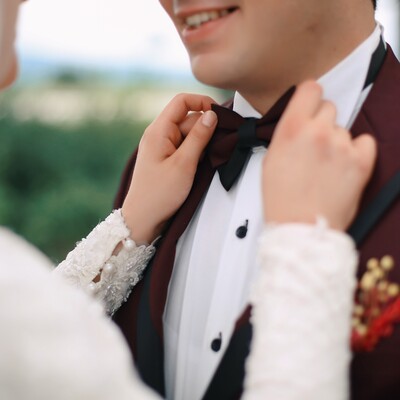 Virüse yakalandıkları için kendi düğünlerine katılamayacaklar!