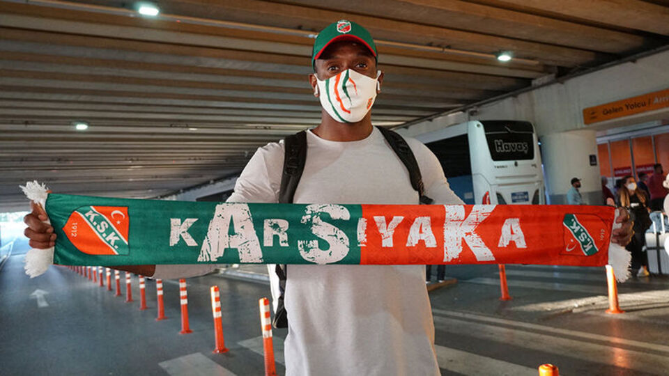 Pınar Karşıyaka yasak savdı