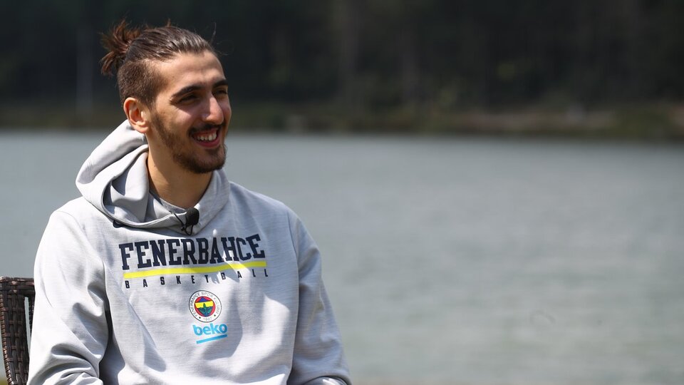Fenerbahçe'ye döndüğü için mutlu