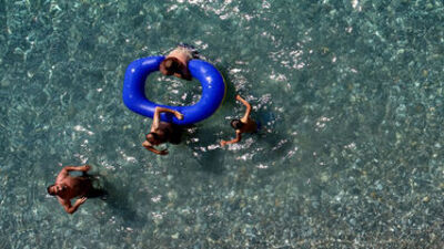 "Antalya ve İzmir'e gitmeye gerek kalmıyor" Tatilciler akın etti